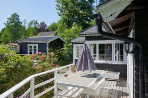 Peaceful getaway in the woods w/ fireplace in Åsljunga